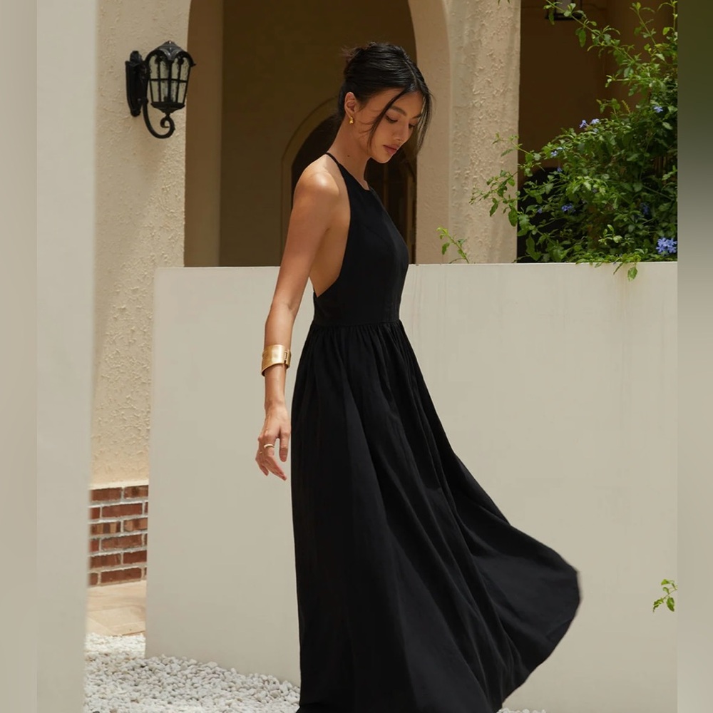 Elegant Black Maxi Dress